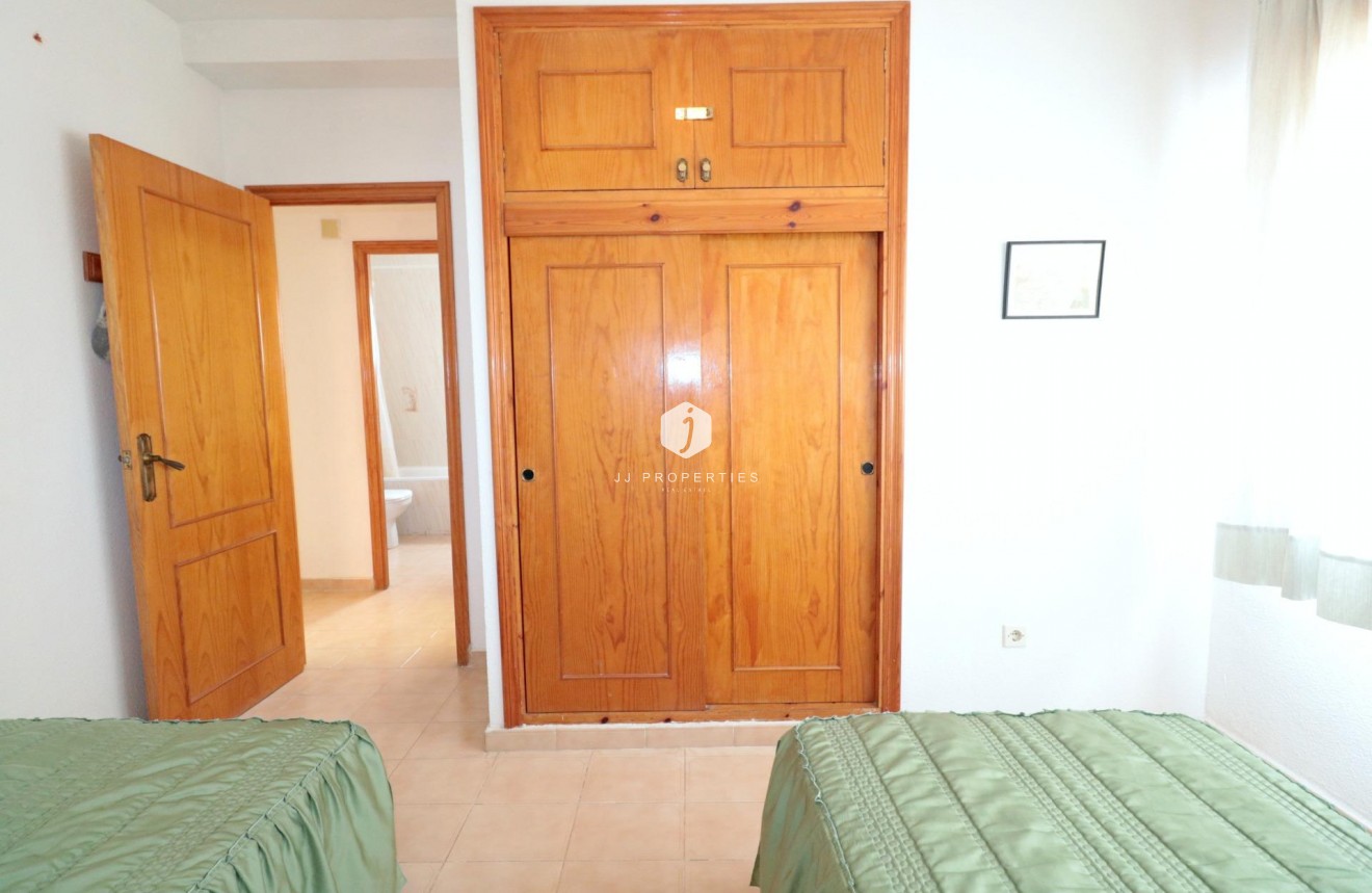 Tweedehands - Bungalow -
Torrevieja - El Acequión - Los Náufragos