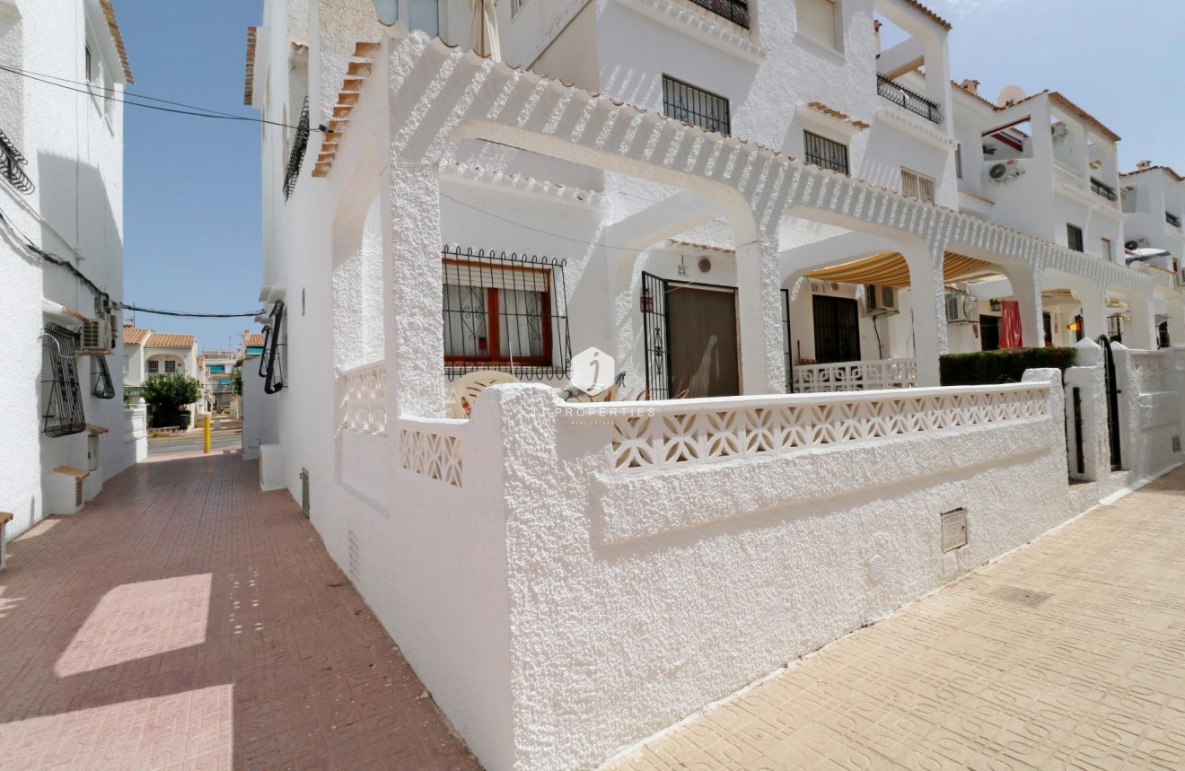Tweedehands - Bungalow -
Torrevieja - El Acequión - Los Náufragos