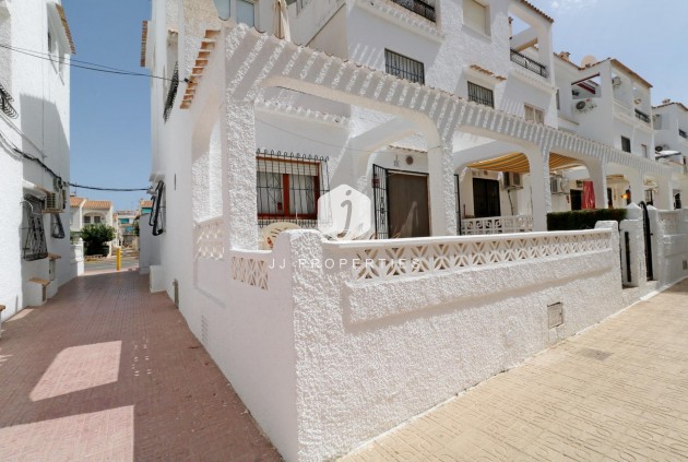 Tweedehands - Bungalow -
Torrevieja - El Acequión - Los Náufragos