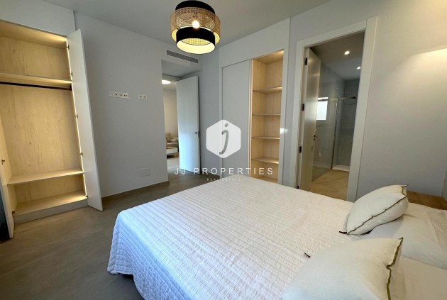 Resale - Apartment / flat -
Torrevieja - Playa del Cura