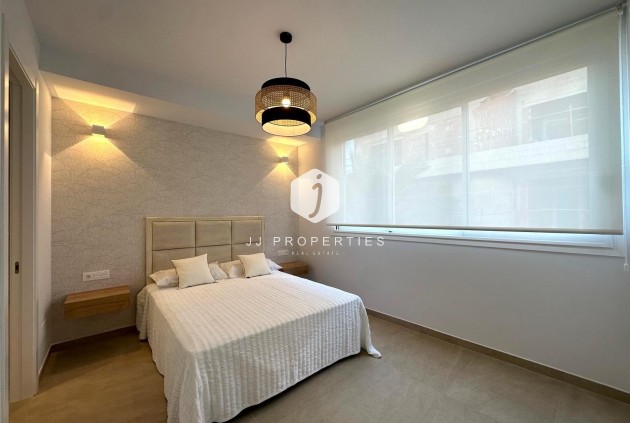 Resale - Apartment / flat -
Torrevieja - Playa del Cura