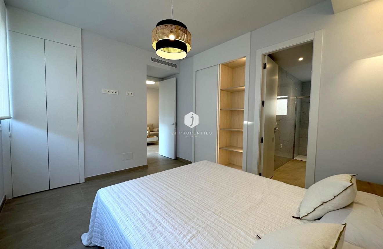 Resale - Apartment / flat -
Torrevieja - Playa del Cura