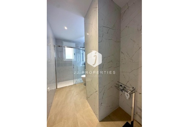 Resale - Apartment / flat -
Torrevieja - Playa del Cura