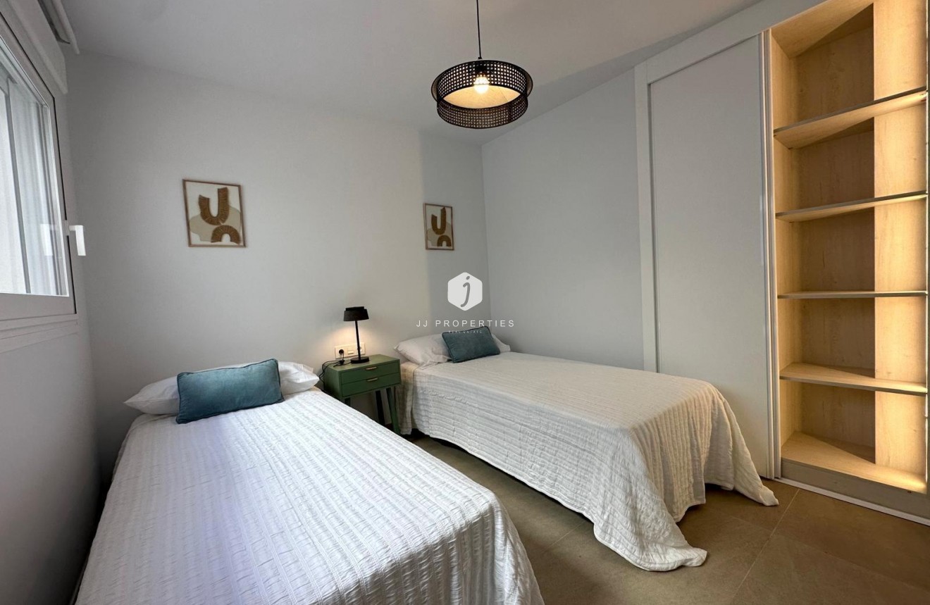 Resale - Apartment / flat -
Torrevieja - Playa del Cura