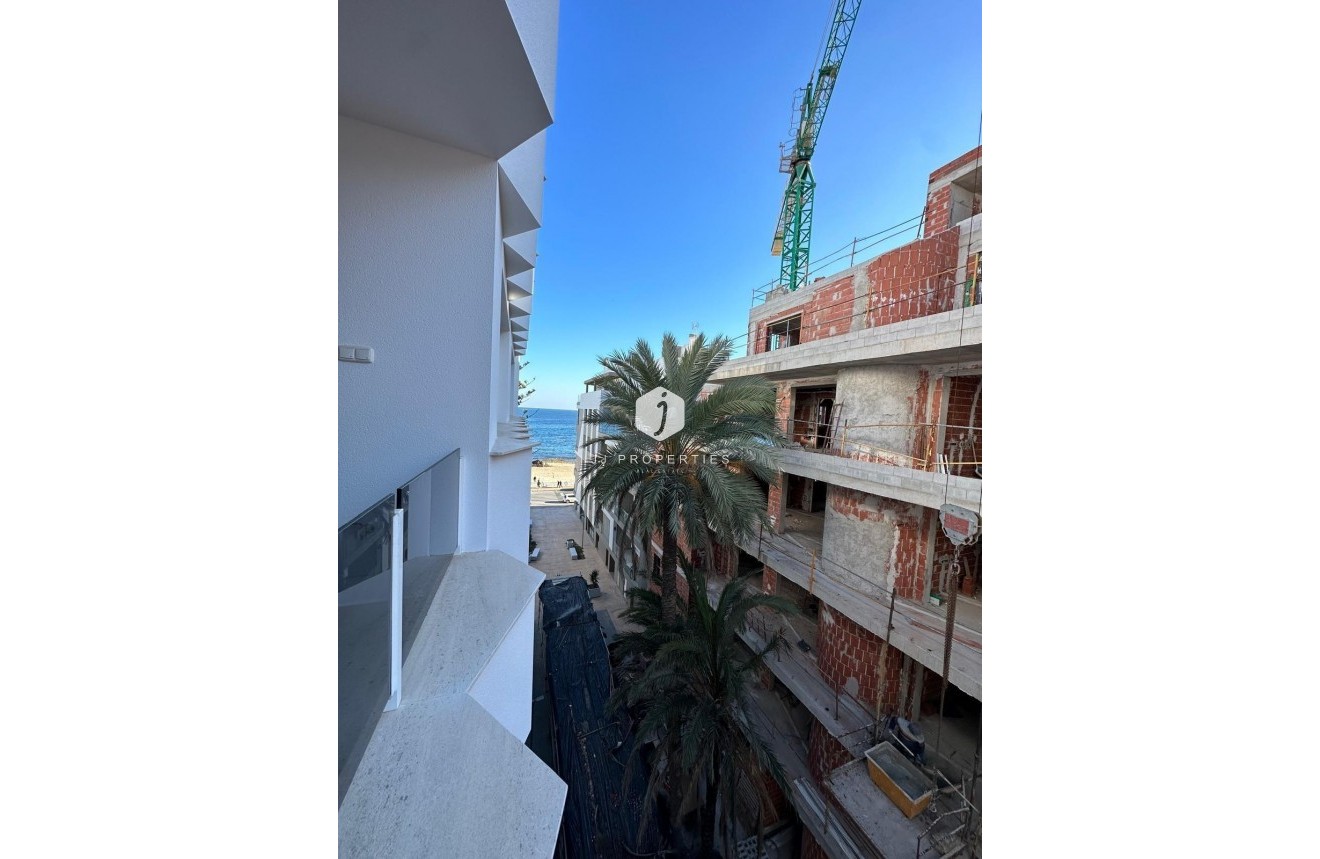Resale - Apartment / flat -
Torrevieja - Playa del Cura