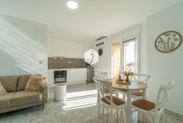 Resale - Apartment / flat -
Torrevieja - Costa Blanca