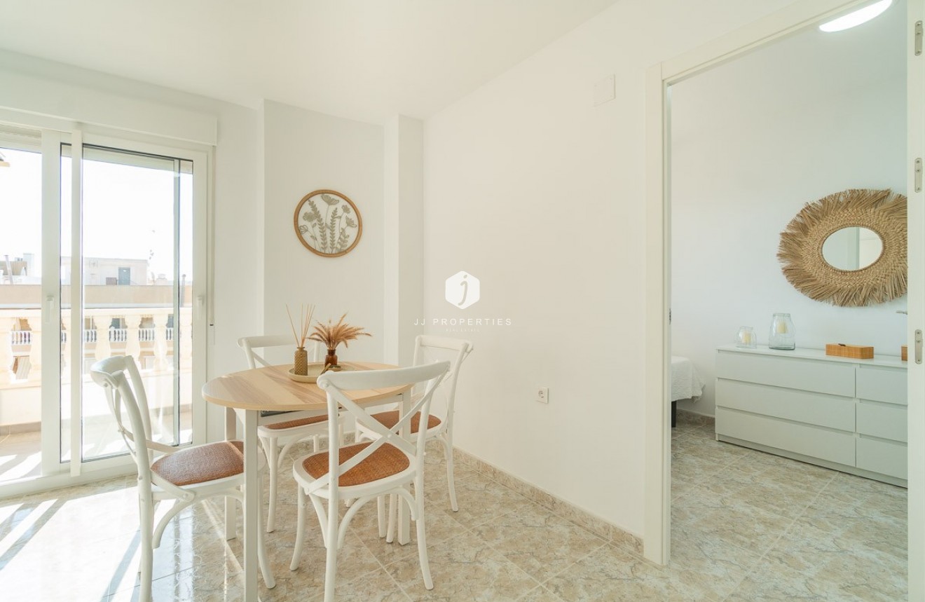 Resale - Apartment / flat -
Torrevieja - Costa Blanca