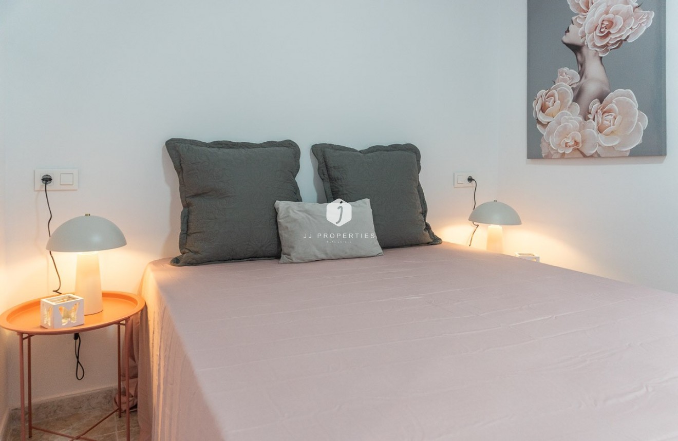 Resale - Apartment / flat -
Torrevieja - Costa Blanca