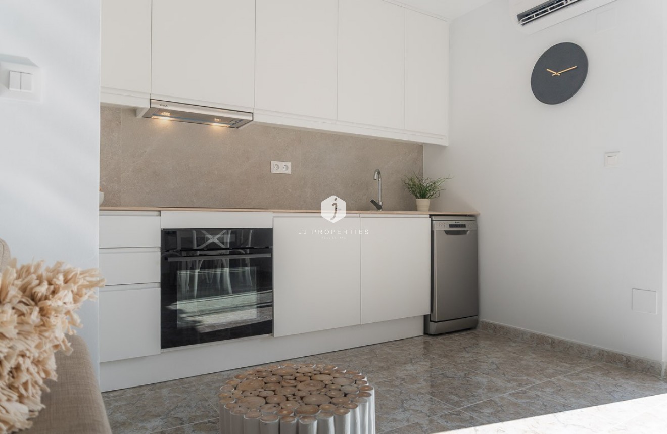 Resale - Apartment / flat -
Torrevieja - Costa Blanca