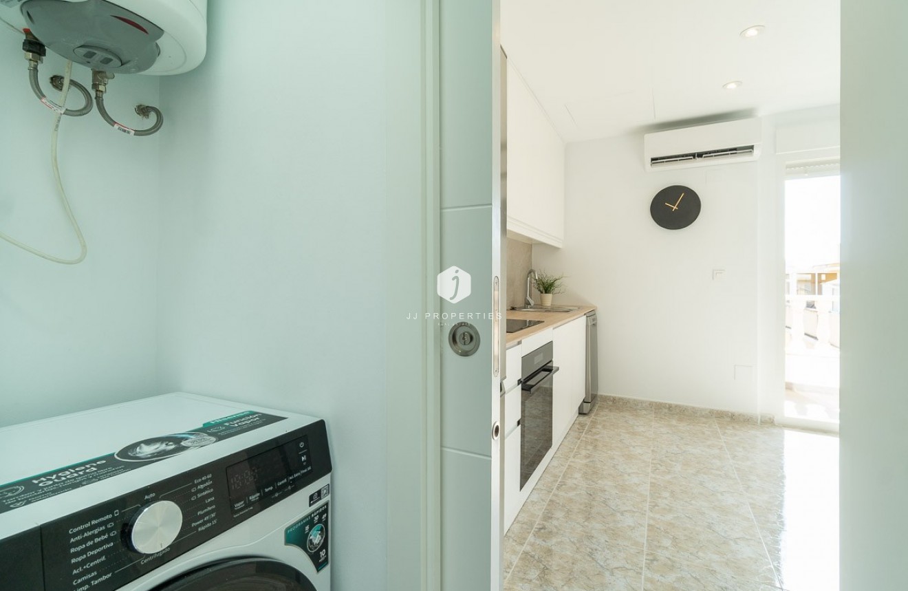 Resale - Apartment / flat -
Torrevieja - Costa Blanca
