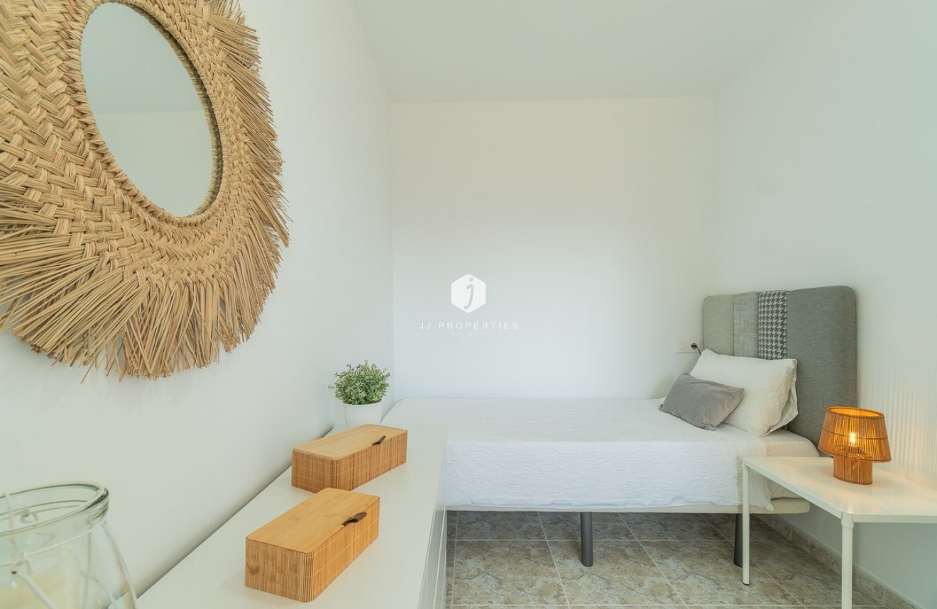 Resale - Apartment / flat -
Torrevieja - Costa Blanca