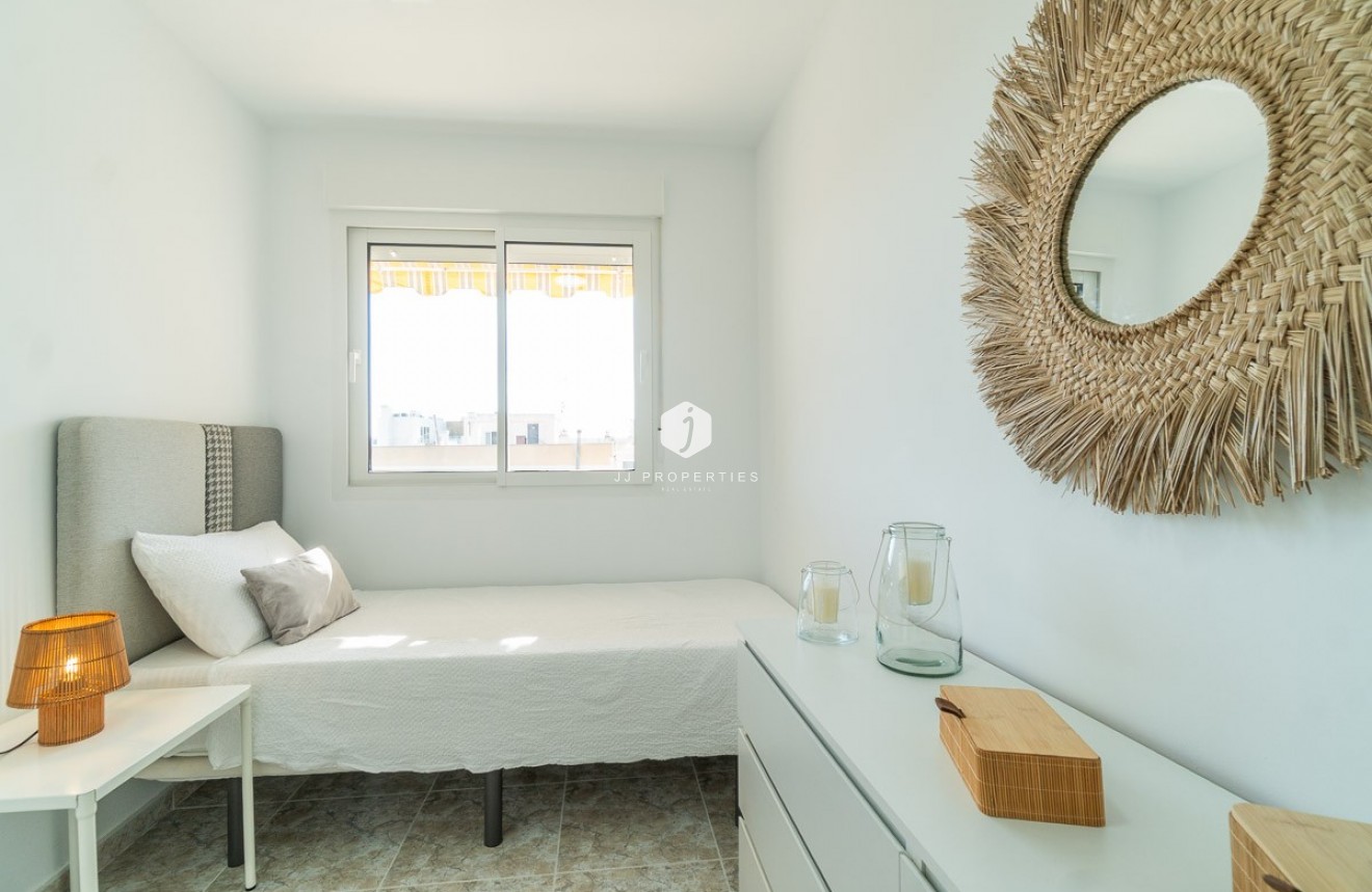 Resale - Apartment / flat -
Torrevieja - Costa Blanca
