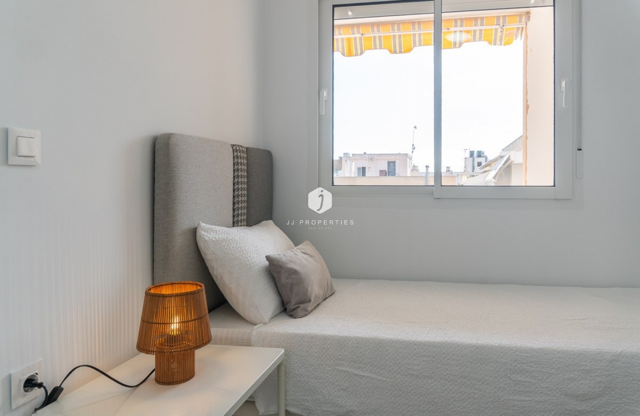 Resale - Apartment / flat -
Torrevieja - Costa Blanca