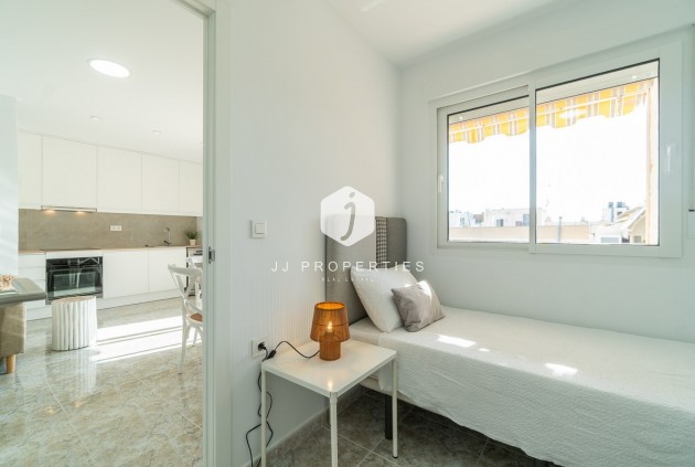 Resale - Apartment / flat -
Torrevieja - Costa Blanca