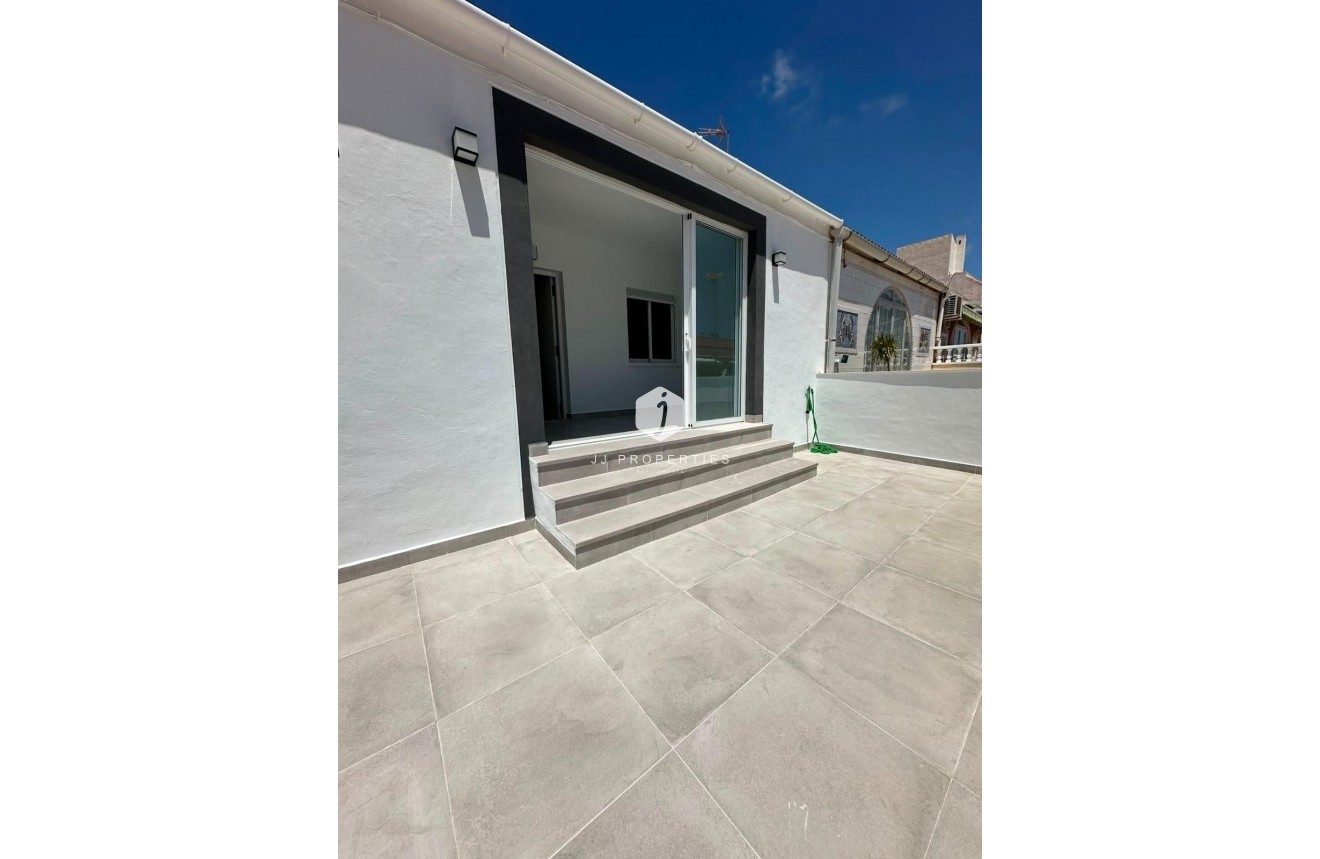 D'occasion - Bungalow -
Torrevieja - La Siesta - El Salado - Torreta