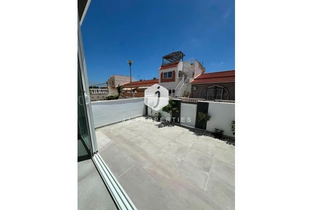 D'occasion - Bungalow -
Torrevieja - La Siesta - El Salado - Torreta