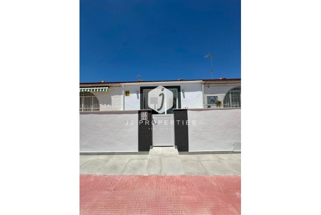 D'occasion - Bungalow -
Torrevieja - La Siesta - El Salado - Torreta