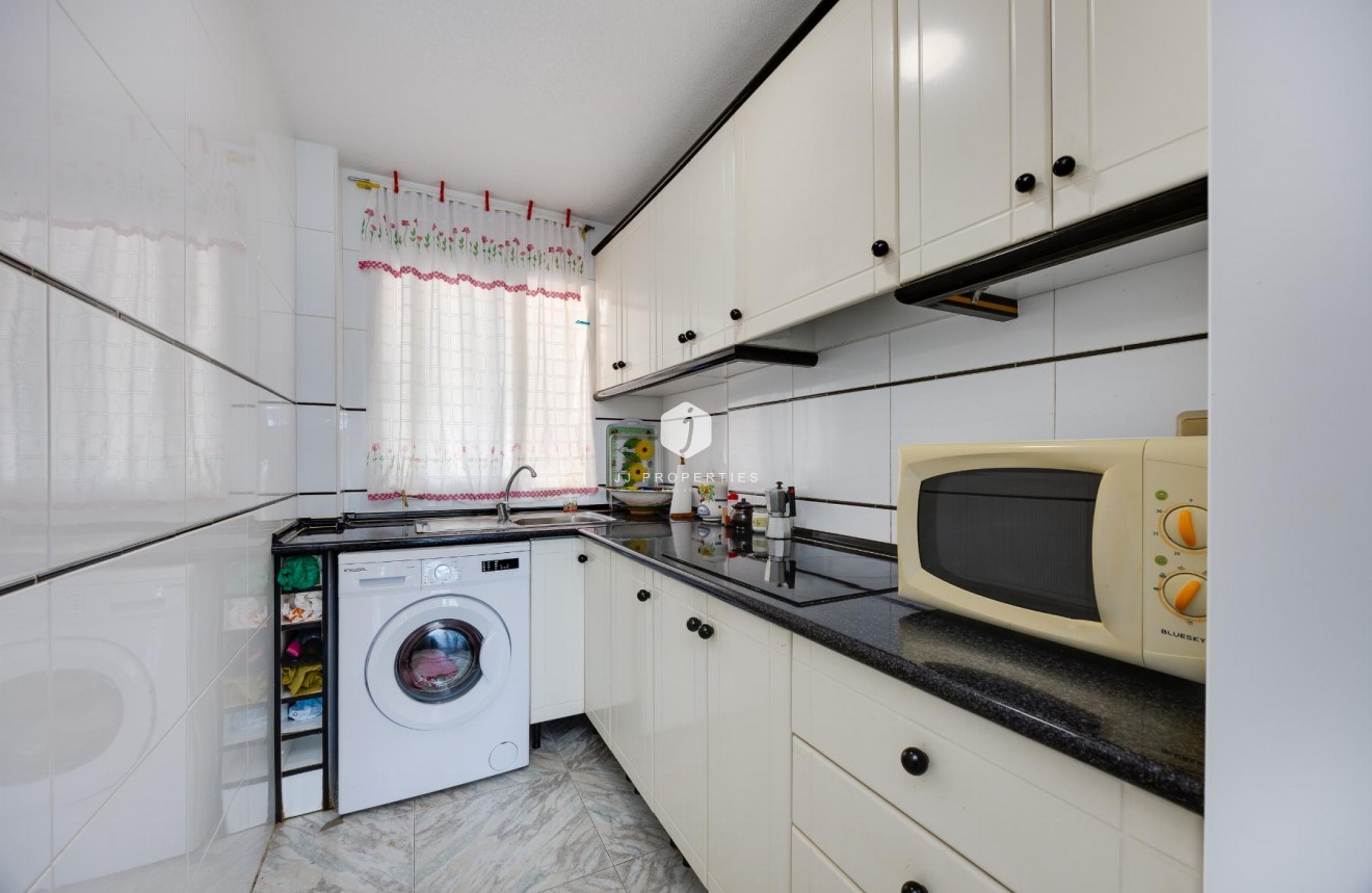 Resale - Apartment / flat -
Torrevieja - Costa Blanca