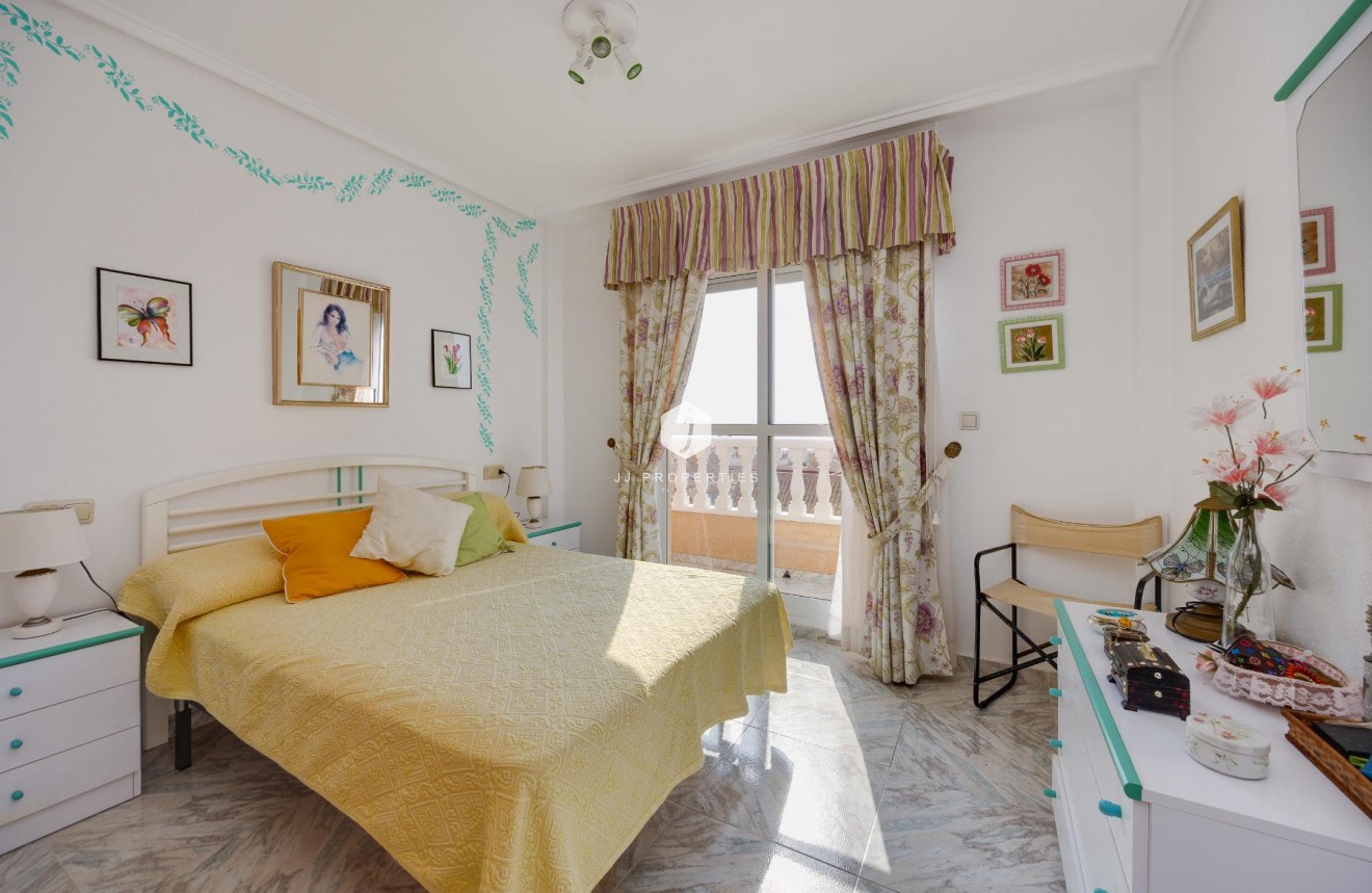 Resale - Apartment / flat -
Torrevieja - Costa Blanca