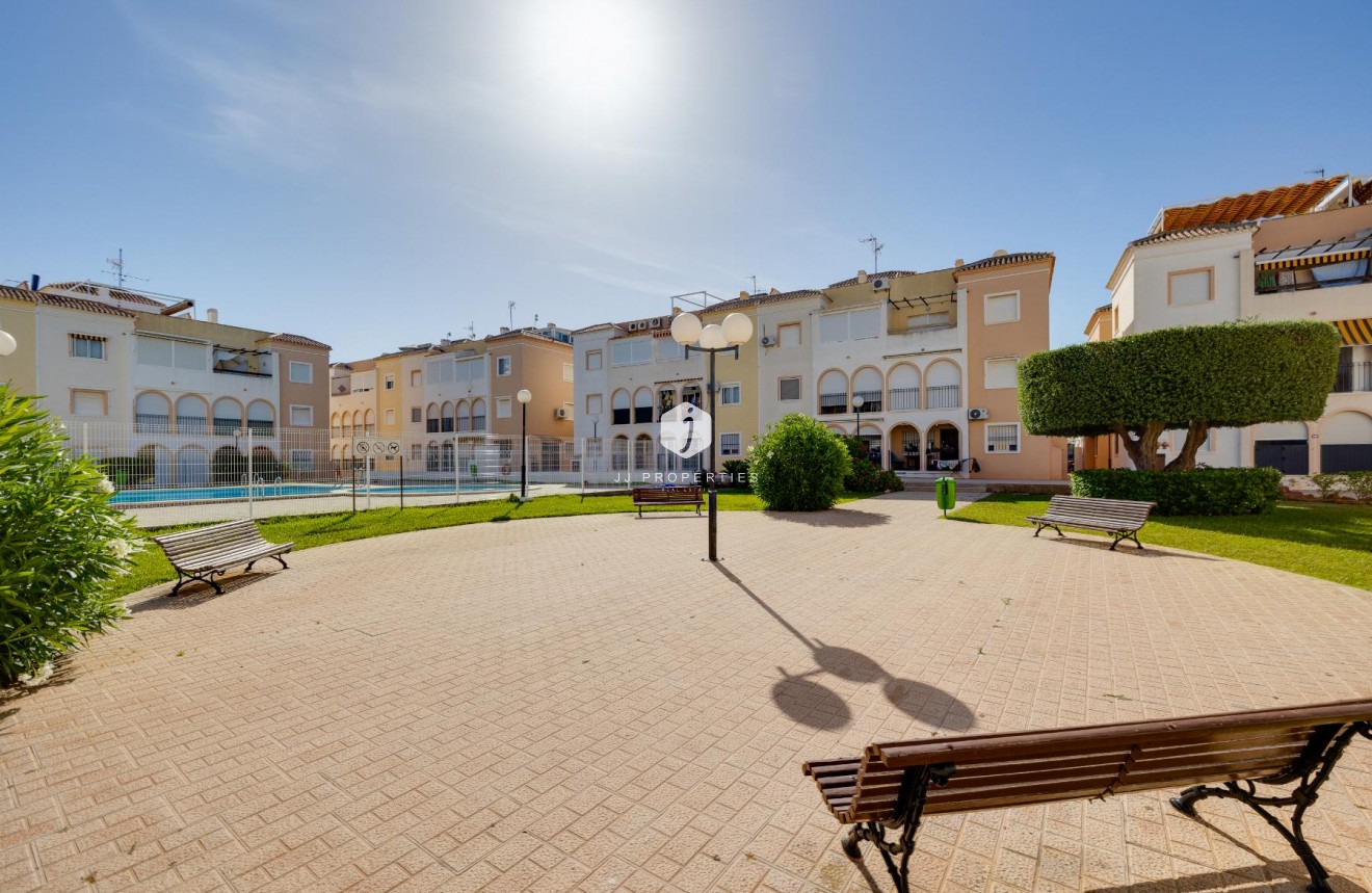D'occasion - Bungalow -
Torrevieja - Costa Blanca