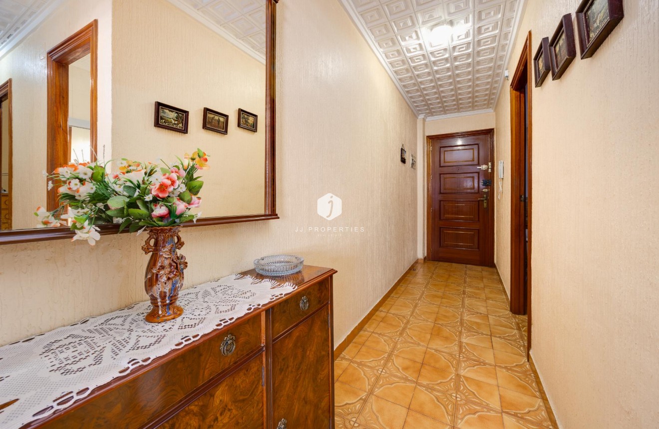 Resale - Apartment / flat -
Torrevieja - Costa Blanca