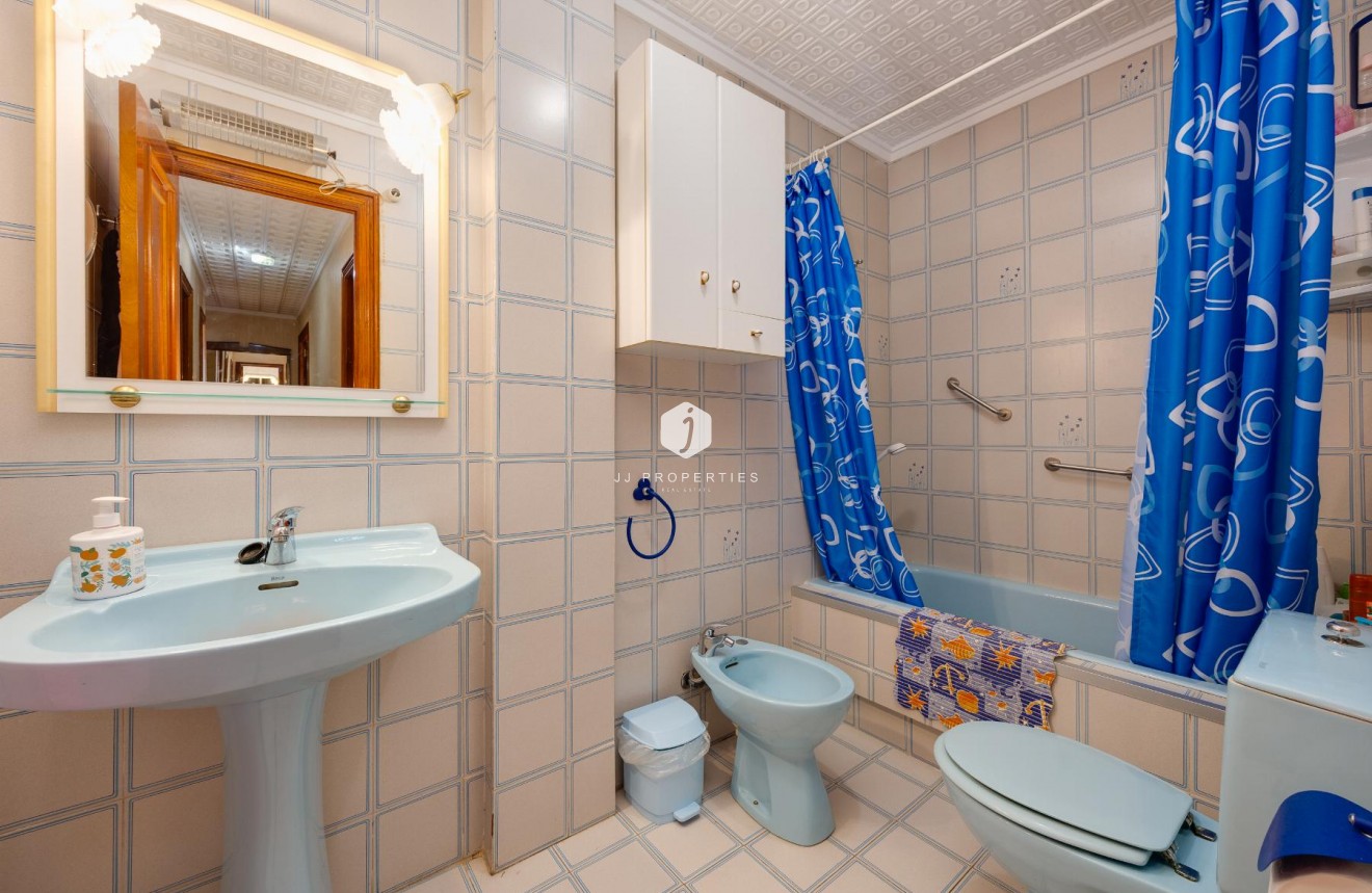 Resale - Apartment / flat -
Torrevieja - Costa Blanca