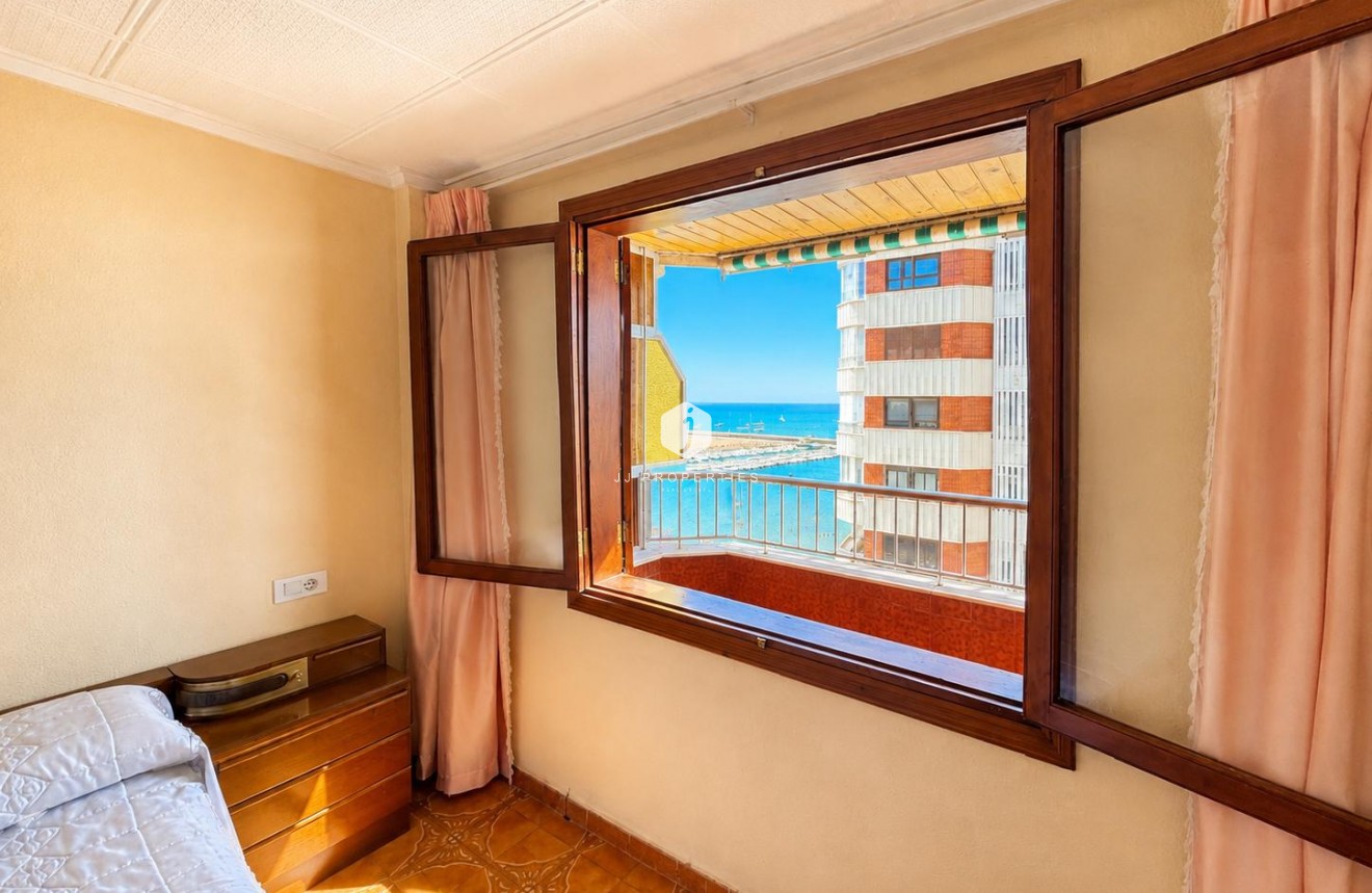 Resale - Apartment / flat -
Torrevieja - Costa Blanca