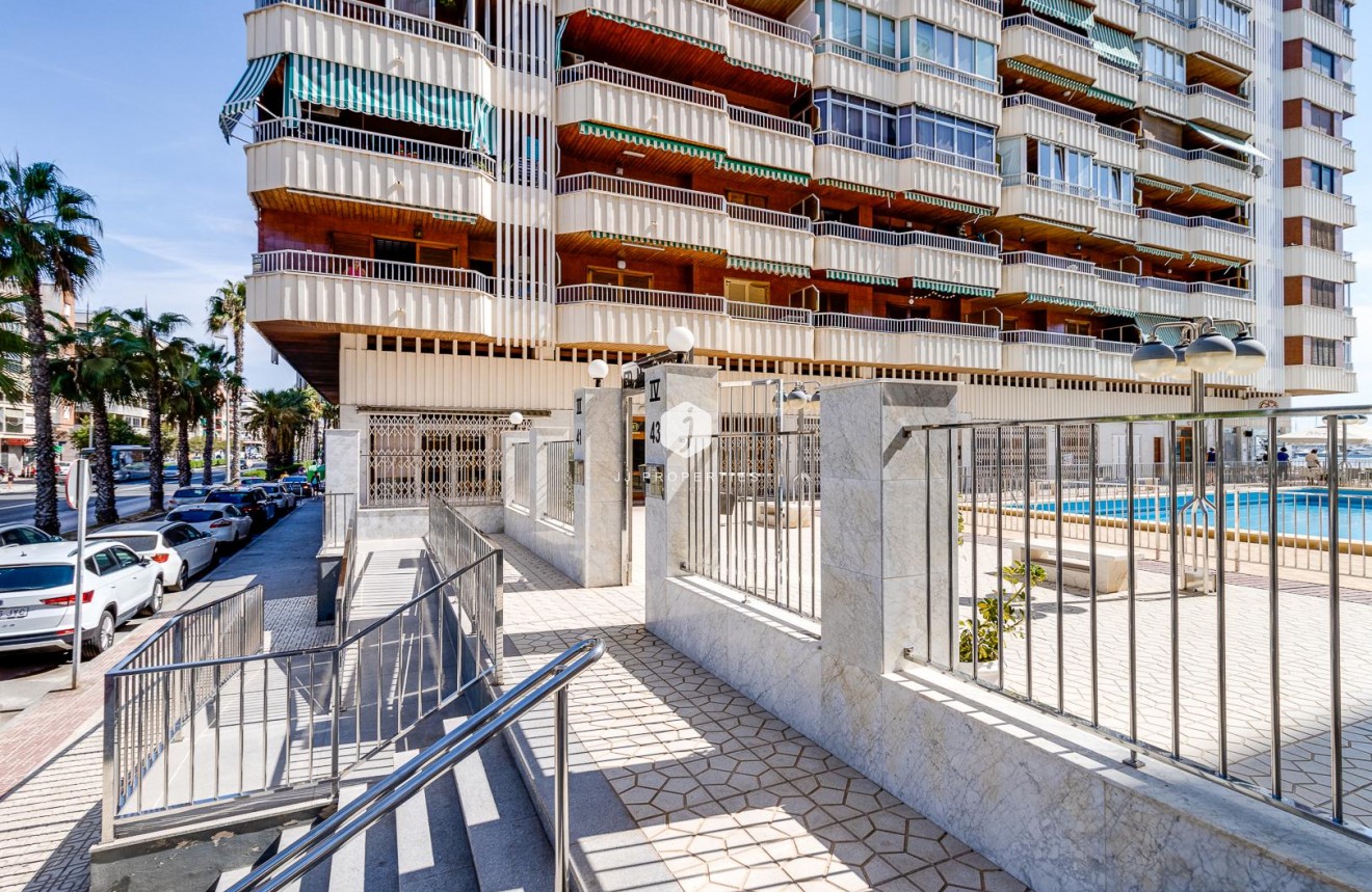 Resale - Apartment / flat -
Torrevieja - Costa Blanca