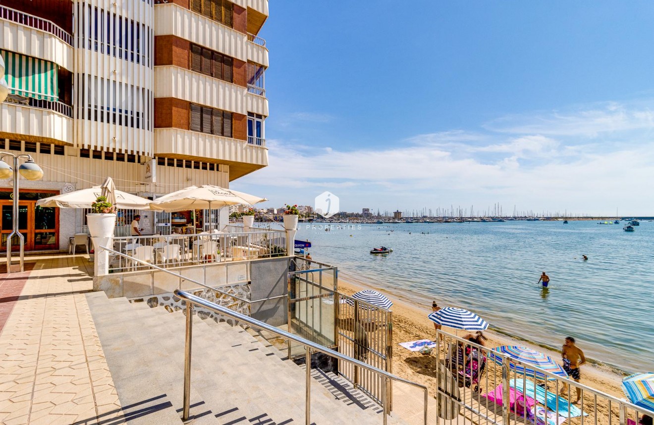Resale - Apartment / flat -
Torrevieja - Costa Blanca