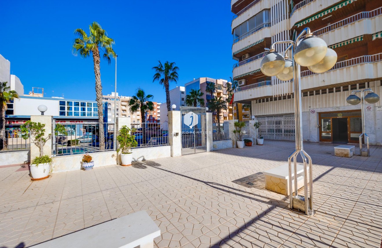 Resale - Apartment / flat -
Torrevieja - Costa Blanca