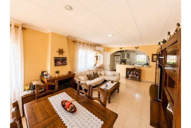 Resale - Villa -
Torrevieja - Costa Blanca