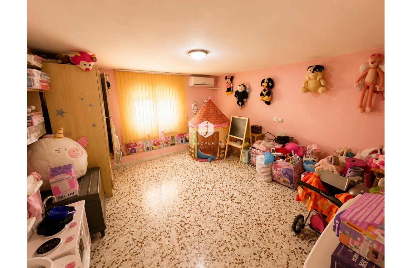 Resale - Villa -
Torrevieja - Costa Blanca