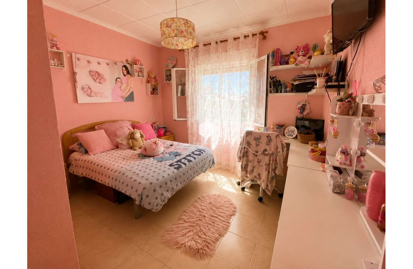 Resale - Villa -
Torrevieja - Costa Blanca