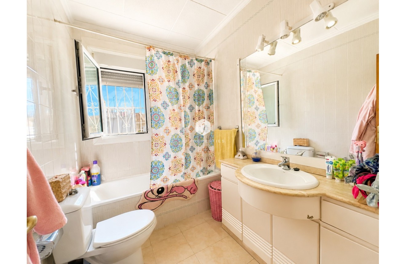 Resale - Villa -
Torrevieja - Costa Blanca