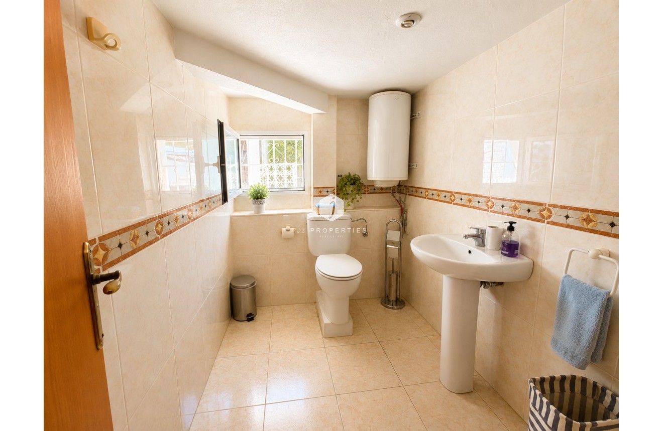 Resale - Villa -
Torrevieja - Costa Blanca