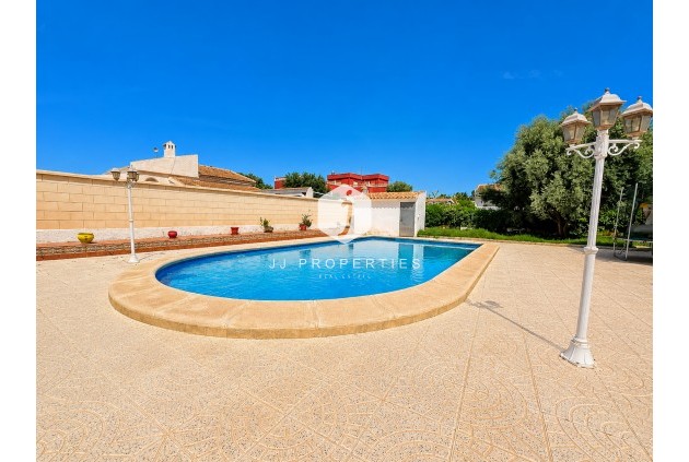 Resale - Villa -
Torrevieja - Costa Blanca