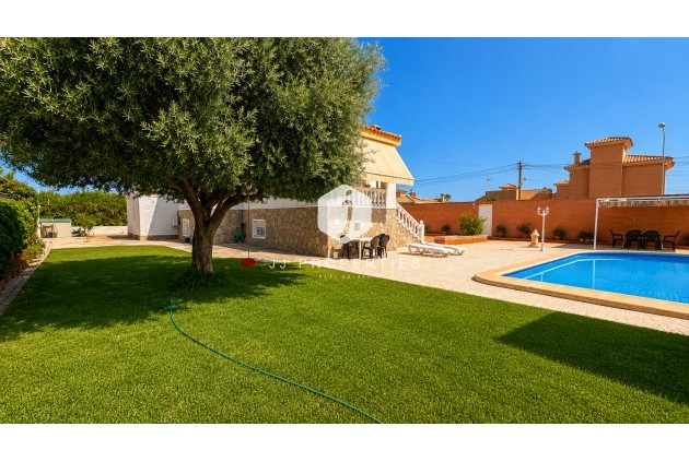Resale - Villa -
Torrevieja - Costa Blanca