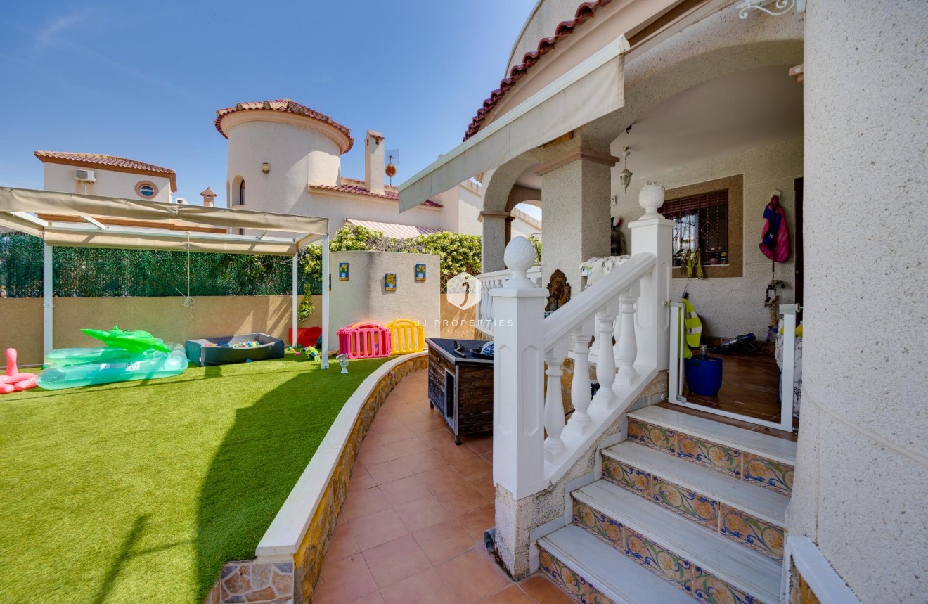 Aus zweiter Hand - Villa -
San Fulgencio - Costa Blanca
