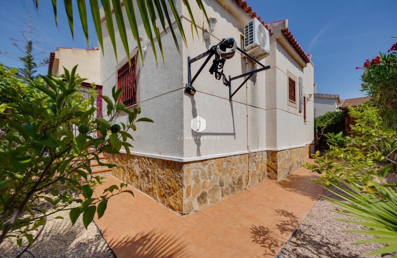 Aus zweiter Hand - Villa -
San Fulgencio - Costa Blanca
