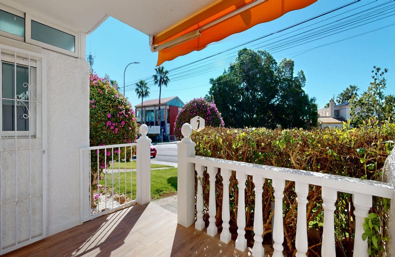 Tweedehands - Bungalow -
Orihuela Costa - Costa Blanca