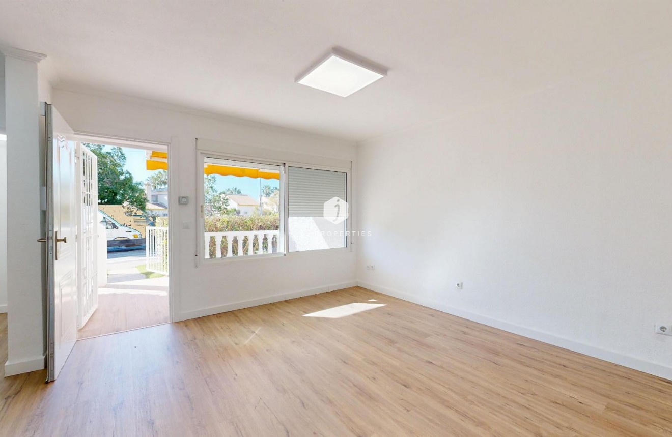Tweedehands - Bungalow -
Orihuela Costa - Costa Blanca