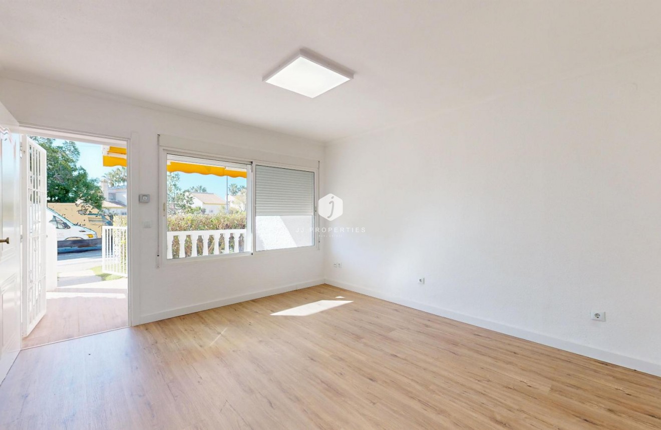 Tweedehands - Bungalow -
Orihuela Costa - Costa Blanca