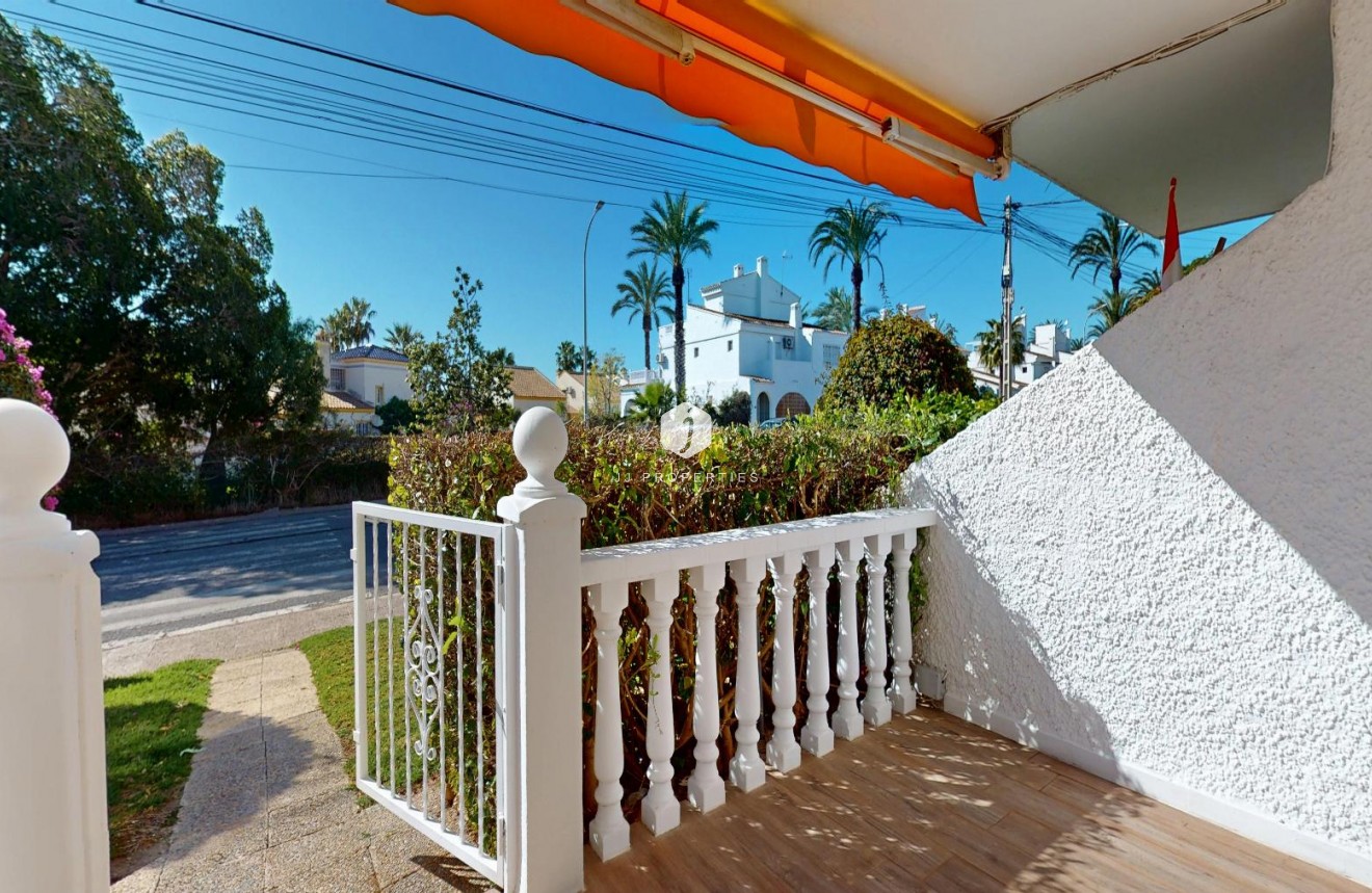 Tweedehands - Bungalow -
Orihuela Costa - Costa Blanca