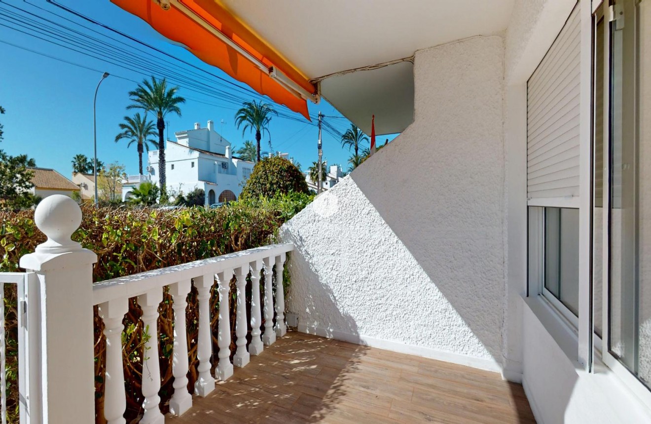 Tweedehands - Bungalow -
Orihuela Costa - Costa Blanca