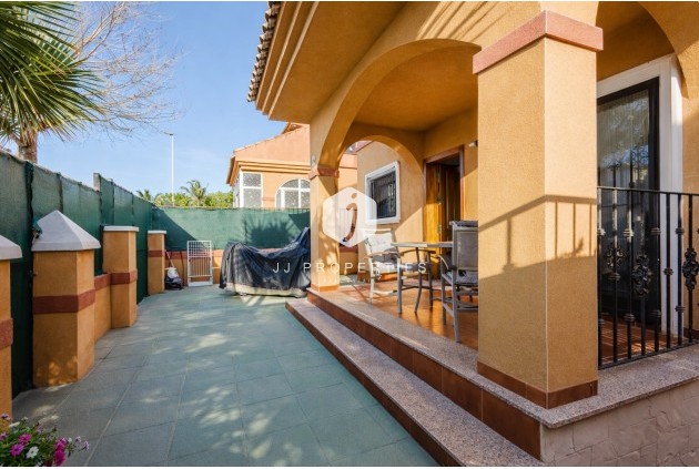 Z drugiej ręki - Villa -
Torrevieja - Costa Blanca