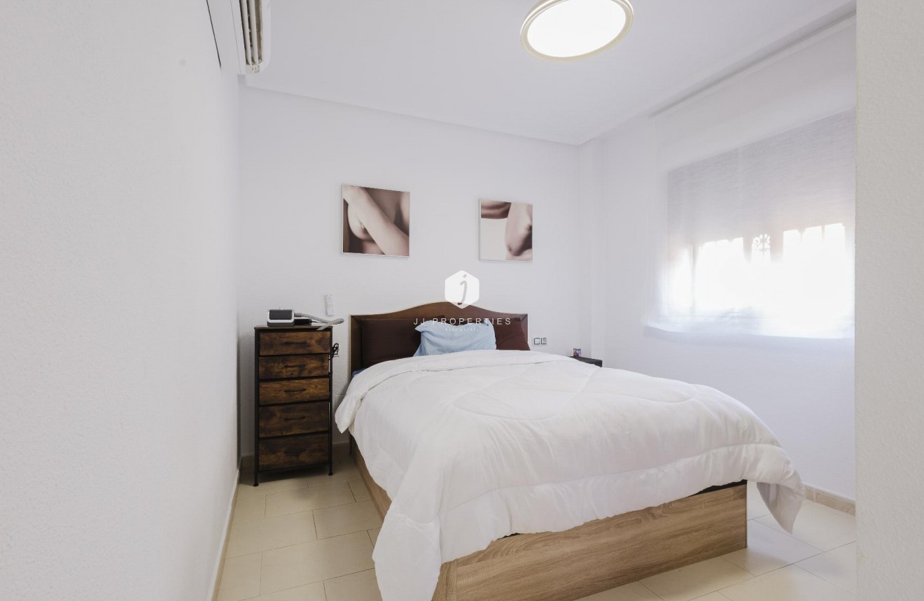 Z drugiej ręki - Villa -
Torrevieja - Costa Blanca