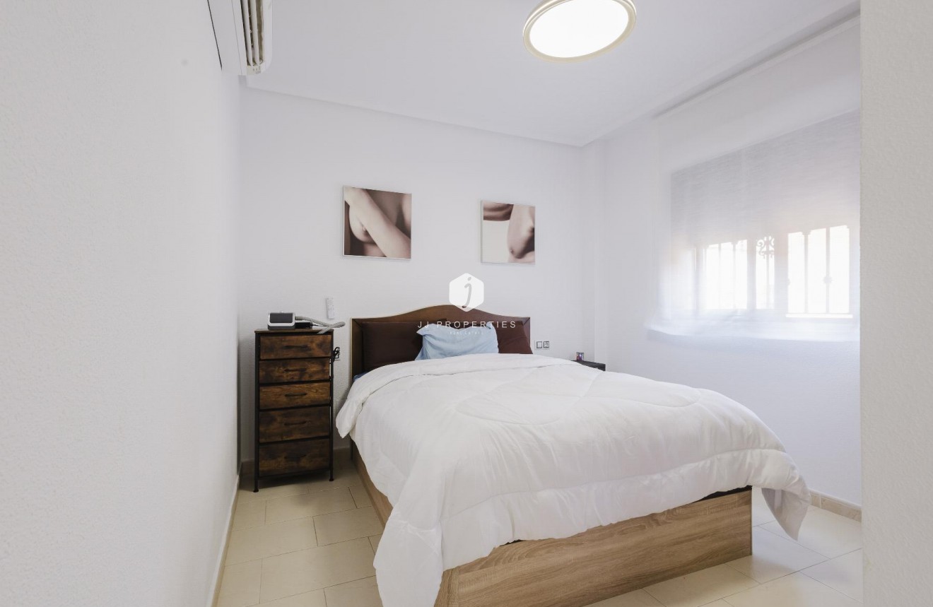 Z drugiej ręki - Villa -
Torrevieja - Costa Blanca