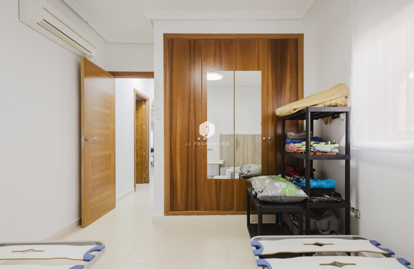 Z drugiej ręki - Villa -
Torrevieja - Costa Blanca