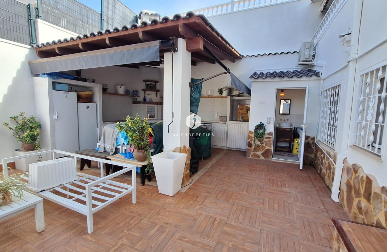 D'occasion - Villa -
Torrevieja - Los Balcones - Los Altos del Edén