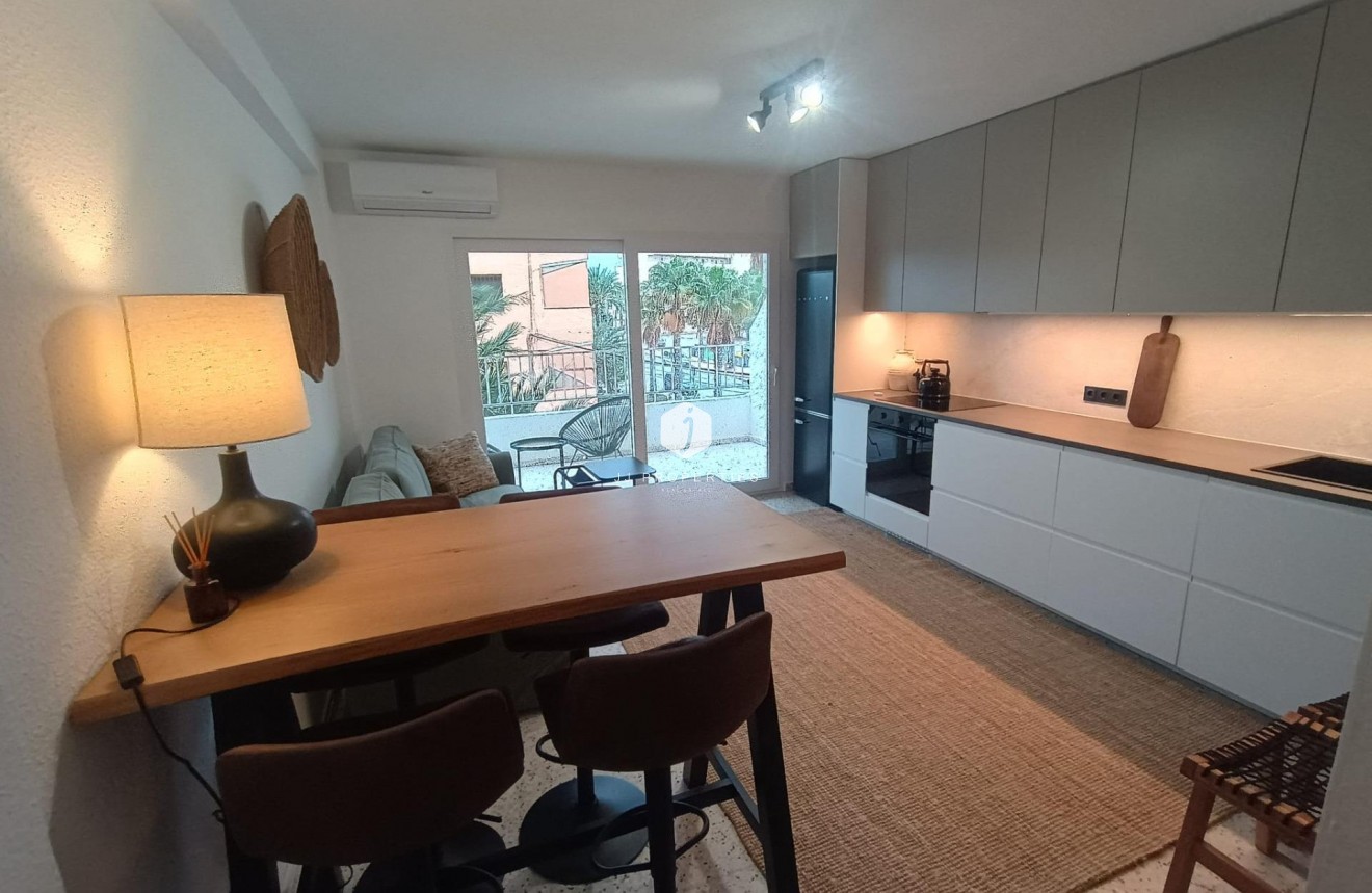 Resale - Apartment / flat -
Guardamar del Segura - Urbanizaciones